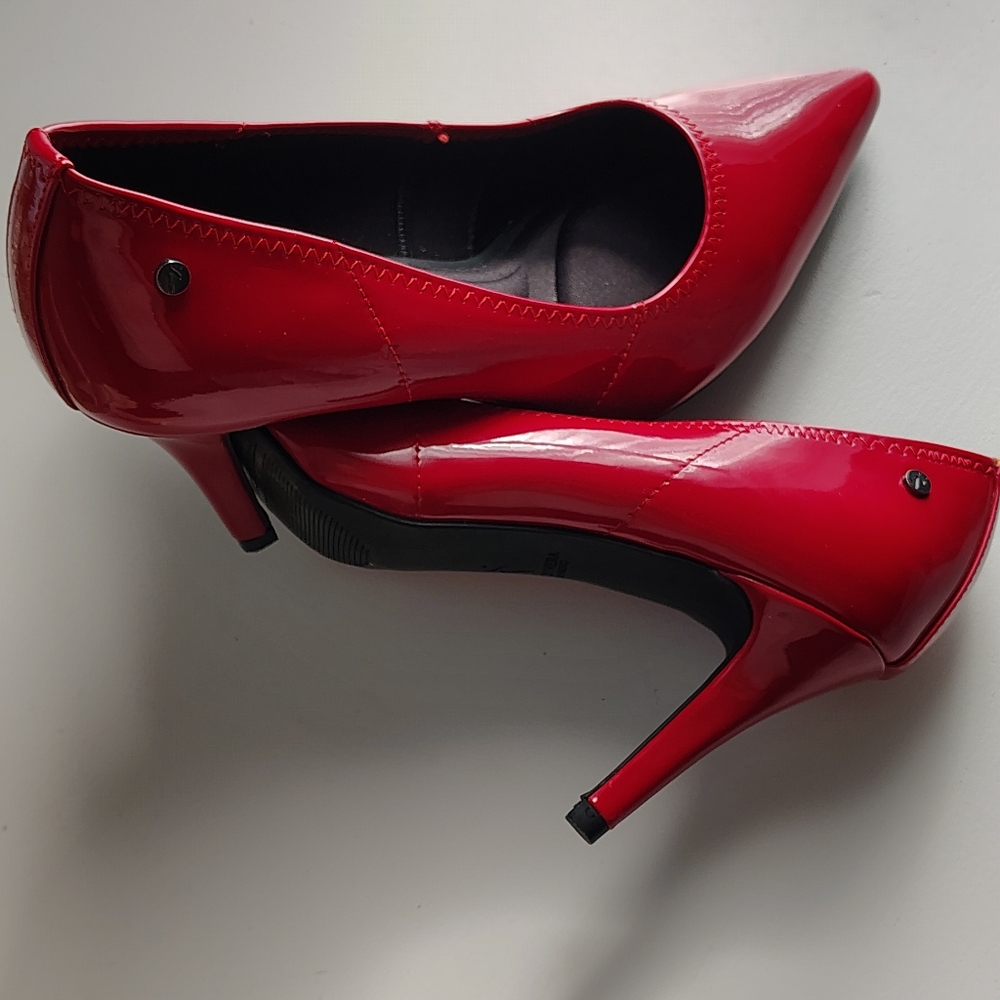 Simply Vera Vera Wang Glossy Red Heels